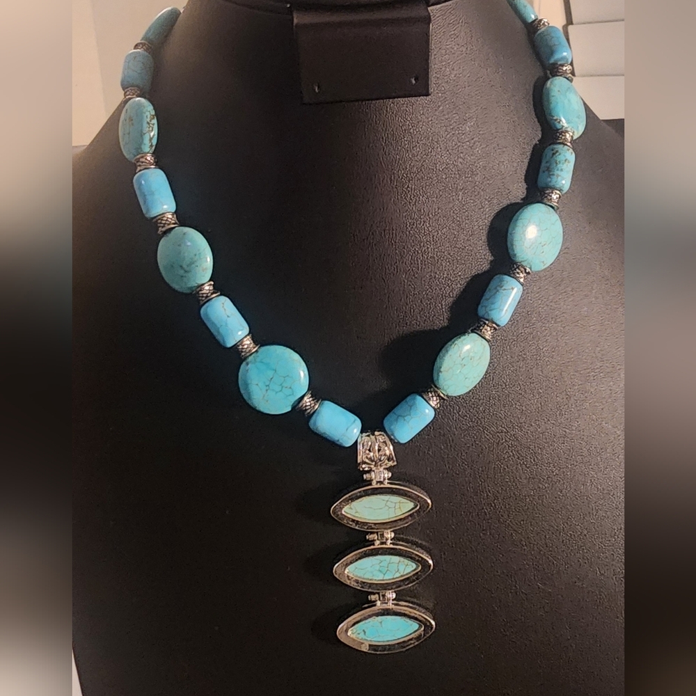 Turquoise Stone Necklace‎ with Silver Accents